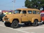 1954_R-120_Travelall_4WD_Power_Wagon_Axles.JPG