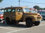 1954_R-120_Travelall_on_Power_Wagon_Axles_4WD.JPG